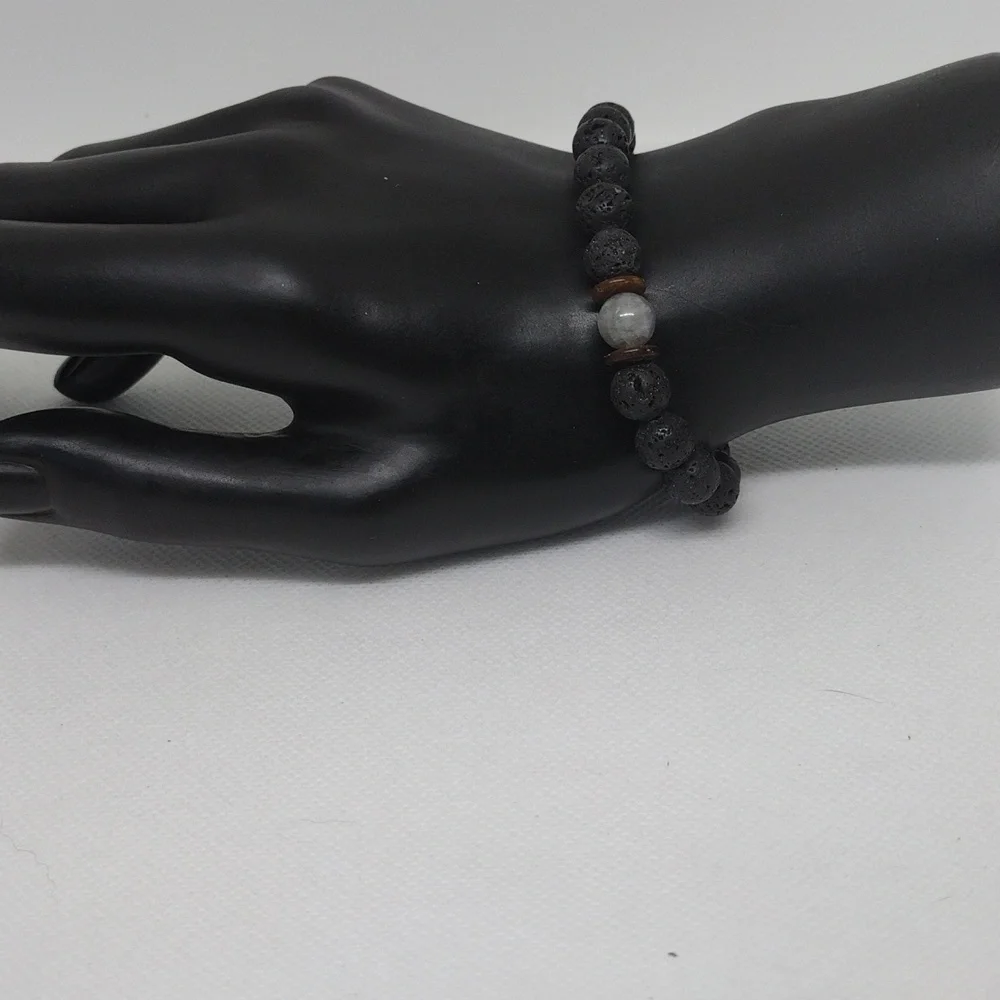 Black Beaded Bracelet – NWT, Mens One Size Fits most